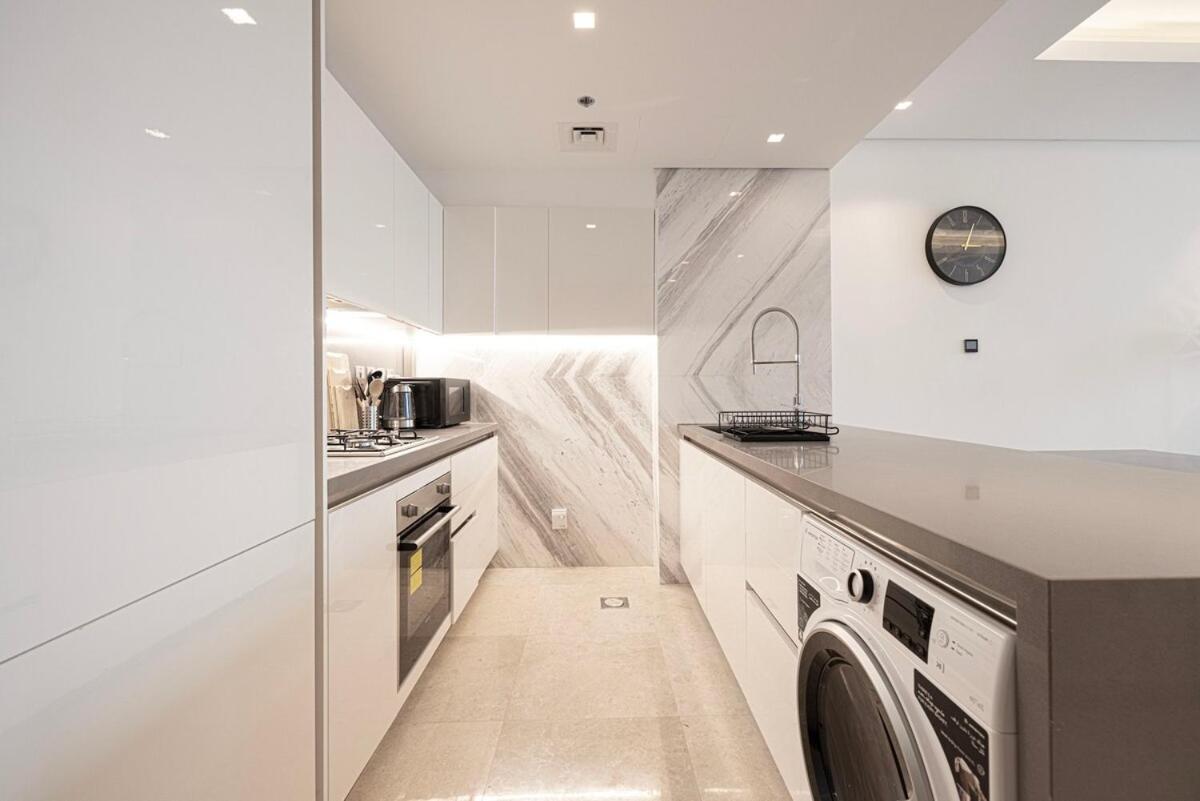 1-br With Stunning Views