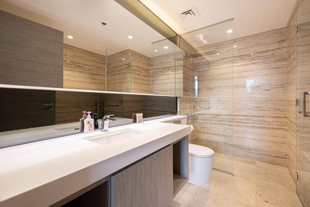 1-br With Stunning Views *